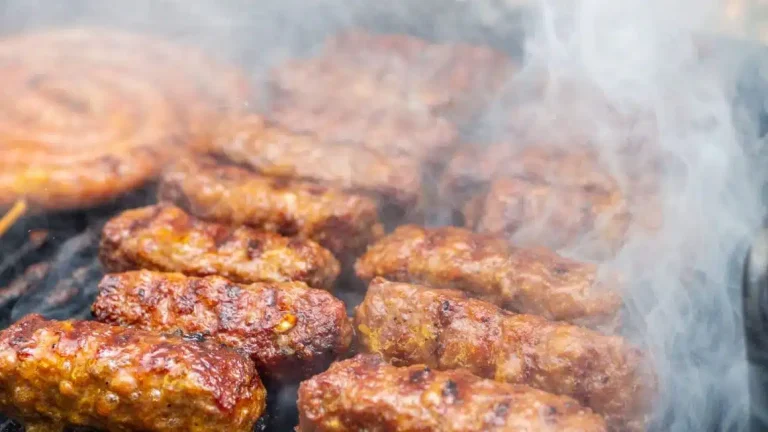 Mici la grătar – Rețeta secretă pentru cele mai fragede și aromate mititei