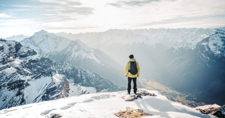 Cele mai frumoase trasee montane din România în 2025 – Ghid complet pentru drumeții Cele mai frumoase trasee montane din România 2025