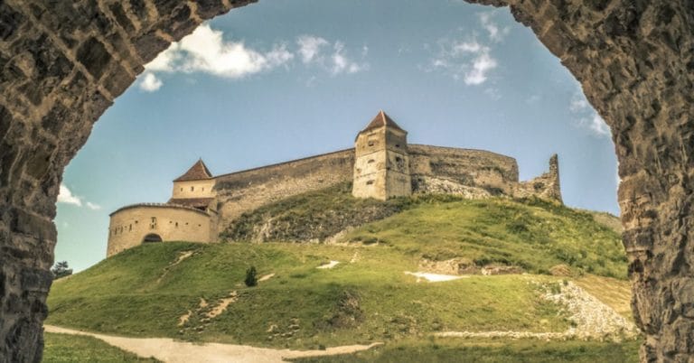 Cetăți medievale din Munții Carpați – top destinații Cetăți medievale din Munții Carpați – top destinații