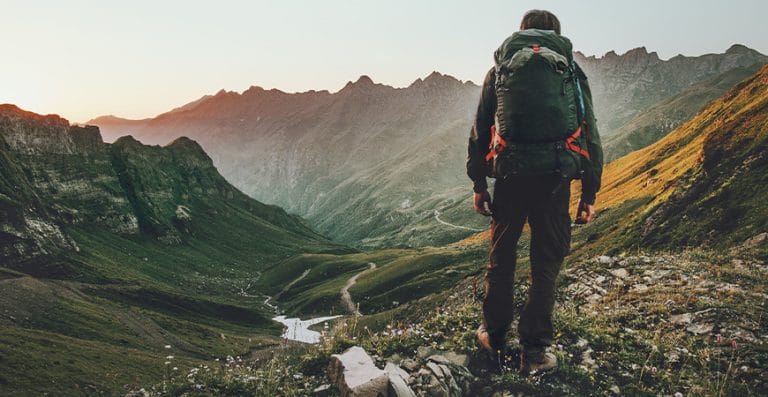 Ghid complet pentru drumeții în Carpații Meridionali – Trasee, hărți și recomandări