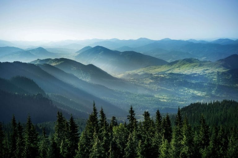 Trasee montane cu peisaje uimitoare în Apuseni